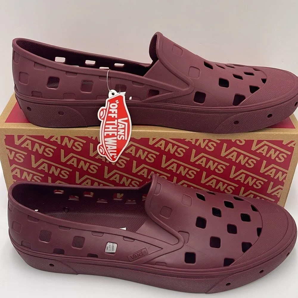 Vans Men’s Slip-On Trk
Tawny Port
VN0A5HF8TWP
Sneakers - Picture 2 of 16